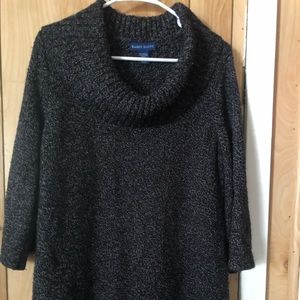 Black and white thick blouse